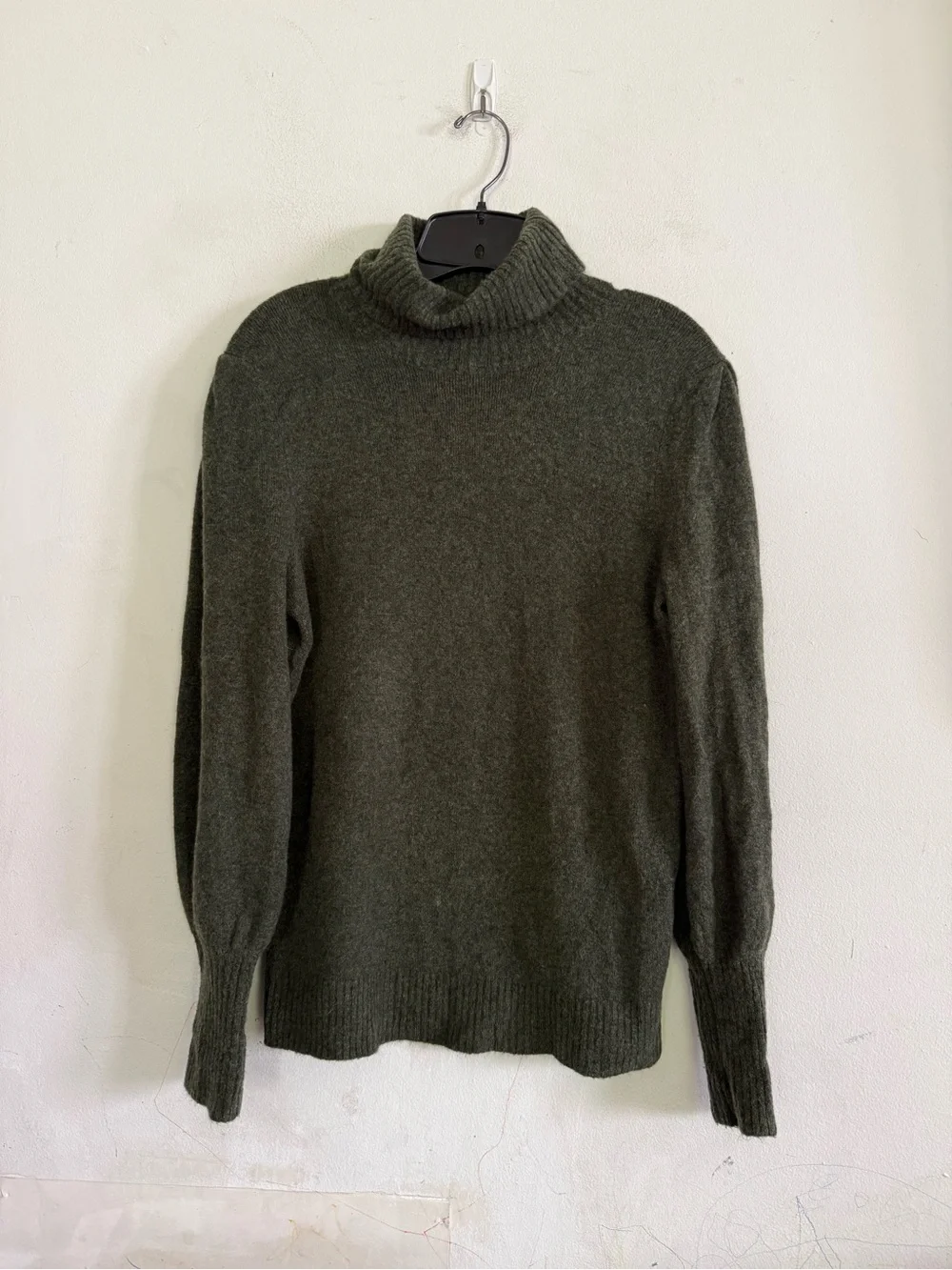 J Crew Womens Puff Sleeve Extra Soft Yard Wool Blend Turtleneck Sweater, Olive S